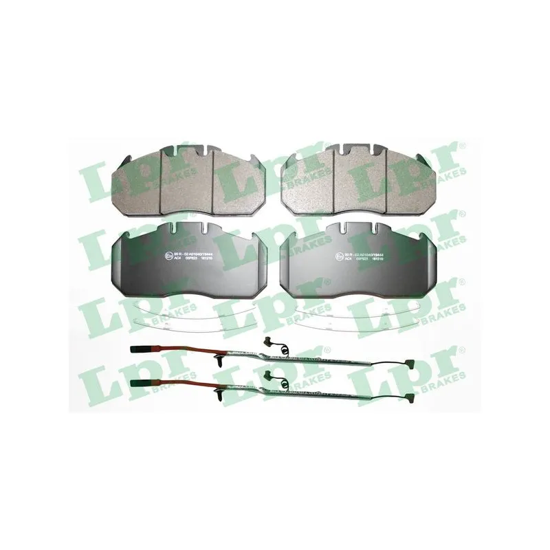 Jeu de 4 plaquettes de frein avant LPR 05P823B